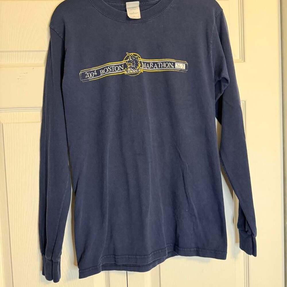 Gildan 2004 Boston Marathon Long Sleeve T-Shirt